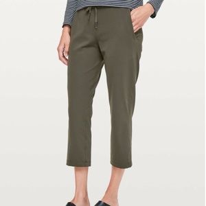 Lululemon On The Fly Crop Luxtreme *23"